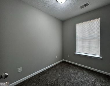 51 Fairview Street - Photo Thumbnail 4