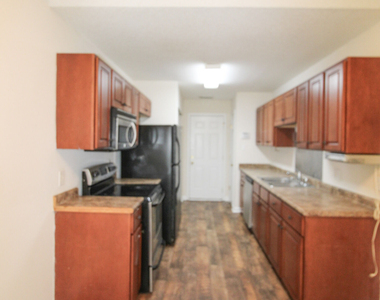 8010 Ponderosa Pine Boulevard - Photo Thumbnail 3