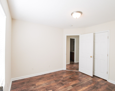8010 Ponderosa Pine Boulevard - Photo Thumbnail 12