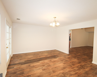 8010 Ponderosa Pine Boulevard - Photo Thumbnail 2