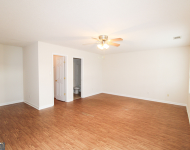 8010 Ponderosa Pine Boulevard - Photo Thumbnail 10