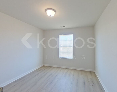 234 Fox Chase Way - Photo Thumbnail 17