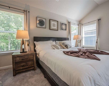 454 Burgundy Terrace Se - Photo Thumbnail 21