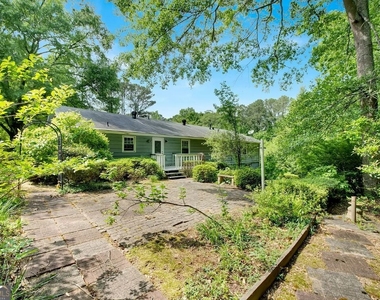 2382 Dayron Circle - Photo Thumbnail 16