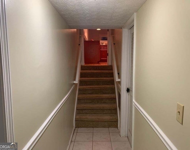 2449 Woodhill Lane - Photo Thumbnail 32