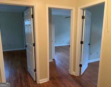 2449 Woodhill Lane - Photo Thumbnail 52