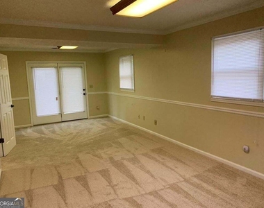 2449 Woodhill Lane - Photo Thumbnail 43