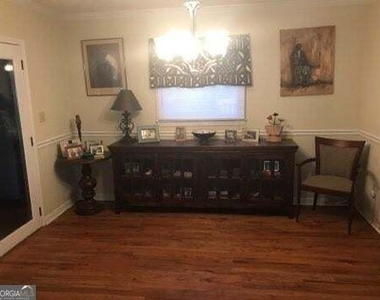 2449 Woodhill Lane - Photo Thumbnail 22