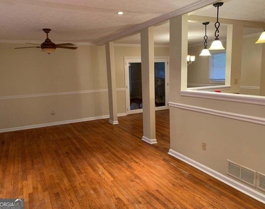 2449 Woodhill Lane - Photo Thumbnail 49