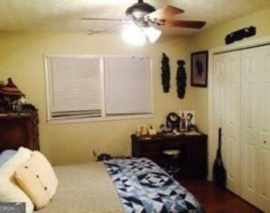 2449 Woodhill Lane - Photo Thumbnail 14