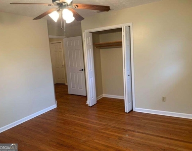 2449 Woodhill Lane - Photo Thumbnail 34