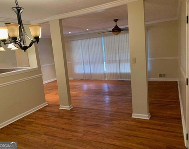 2449 Woodhill Lane - Photo Thumbnail 37