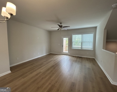 3715 Davis Circle - Photo Thumbnail 3