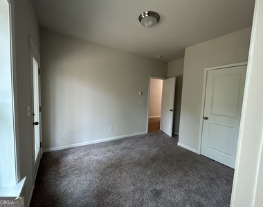 3715 Davis Circle - Photo Thumbnail 17