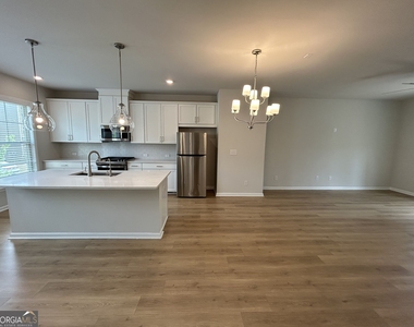 3715 Davis Circle - Photo Thumbnail 6
