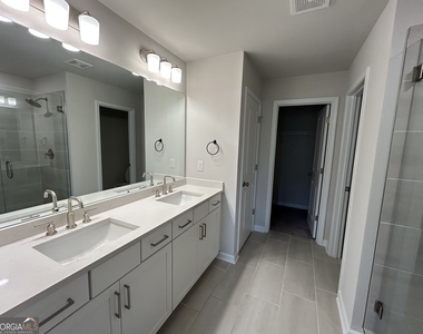 3715 Davis Circle - Photo Thumbnail 12