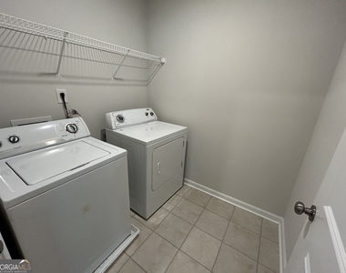 3715 Davis Circle - Photo Thumbnail 21