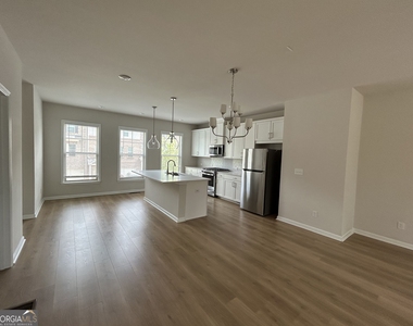 3715 Davis Circle - Photo Thumbnail 5