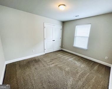 112 Leland Lane - Photo Thumbnail 11