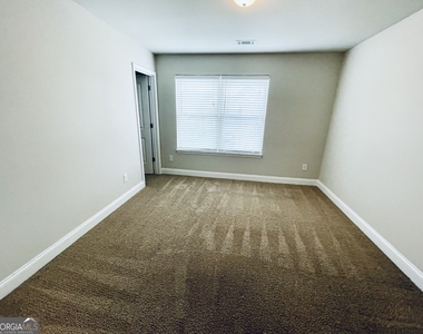 112 Leland Lane - Photo Thumbnail 13