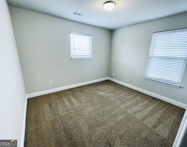 112 Leland Lane - Photo Thumbnail 14