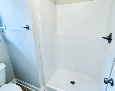 112 Leland Lane - Photo Thumbnail 9
