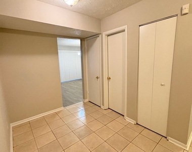 261 Country Club Drive - Photo Thumbnail 17