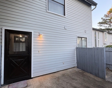 261 Country Club Drive - Photo Thumbnail 2