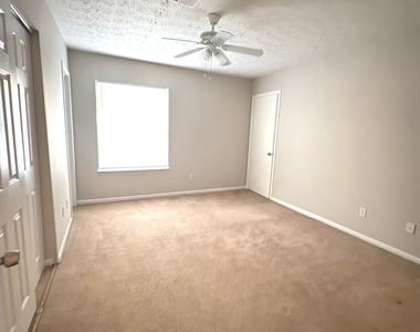 261 Country Club Drive - Photo Thumbnail 14