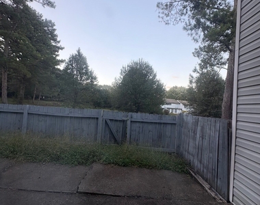 261 Country Club Drive - Photo Thumbnail 4