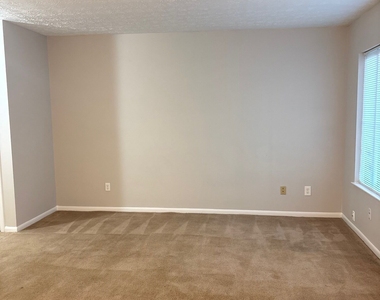261 Country Club Drive - Photo Thumbnail 8