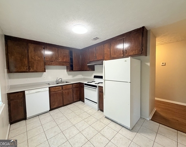 1063 Kings Mill Run - Photo Thumbnail 3