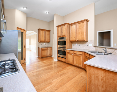 317 Granite Way - Photo Thumbnail 12