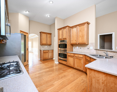 317 Granite Way - Photo Thumbnail 10