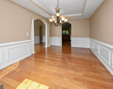 317 Granite Way - Photo Thumbnail 7