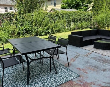 112 Preston Ave - Photo Thumbnail 9