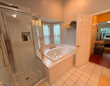 63 Dorchester Dr Ondo - Photo Thumbnail 13