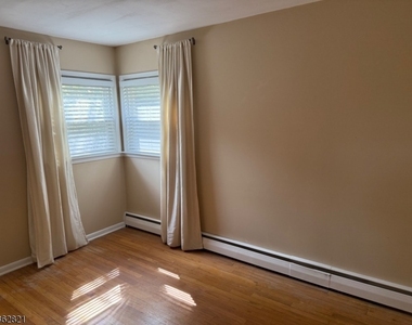 54 S Central Ave - Photo Thumbnail 6