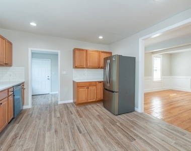 13 Malcolm Street (13) - Photo Thumbnail 8