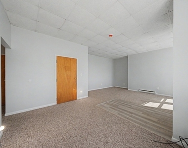 110 Cornelia St - Photo Thumbnail 8