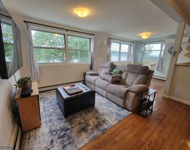 15 S Lakeside Ave - Photo Thumbnail 3