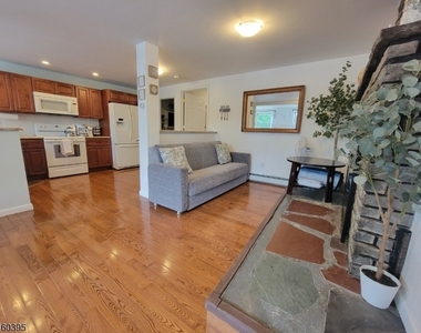 15 S Lakeside Ave - Photo Thumbnail 10