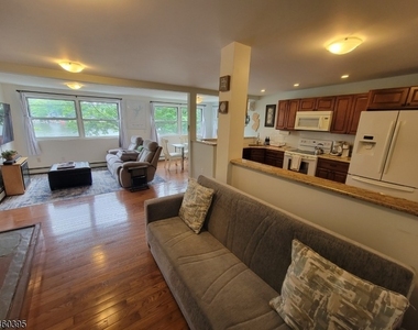 15 S Lakeside Ave - Photo Thumbnail 8