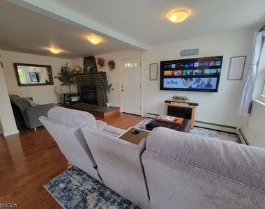 15 S Lakeside Ave - Photo Thumbnail 6