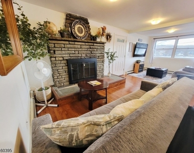 15 S Lakeside Ave - Photo Thumbnail 5