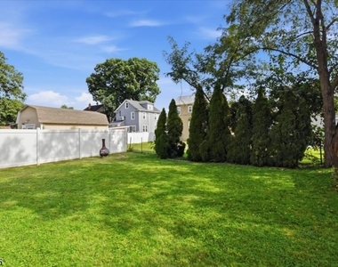 17 Armstrong St - Photo Thumbnail 2