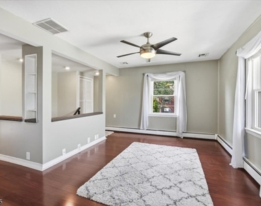 17 Armstrong St - Photo Thumbnail 6