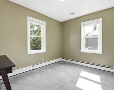 17 Armstrong St - Photo Thumbnail 10