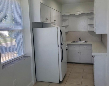 269 Willow Ave - Photo Thumbnail 7