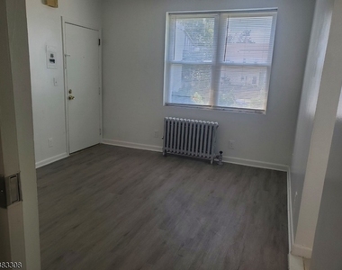 269 Willow Ave - Photo Thumbnail 5